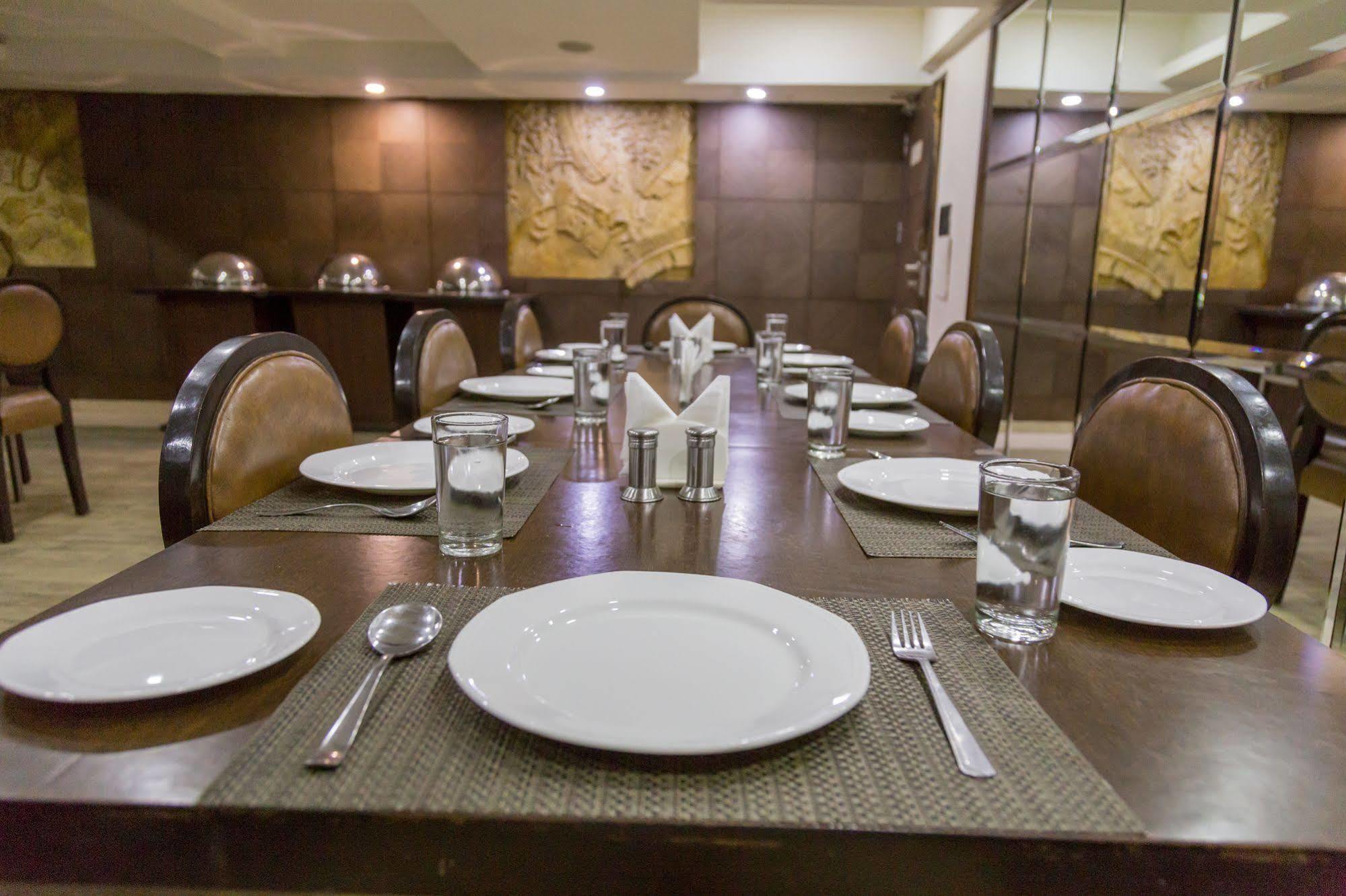 Ahmedabad Vastrapur Hotell Eksteriør bilde