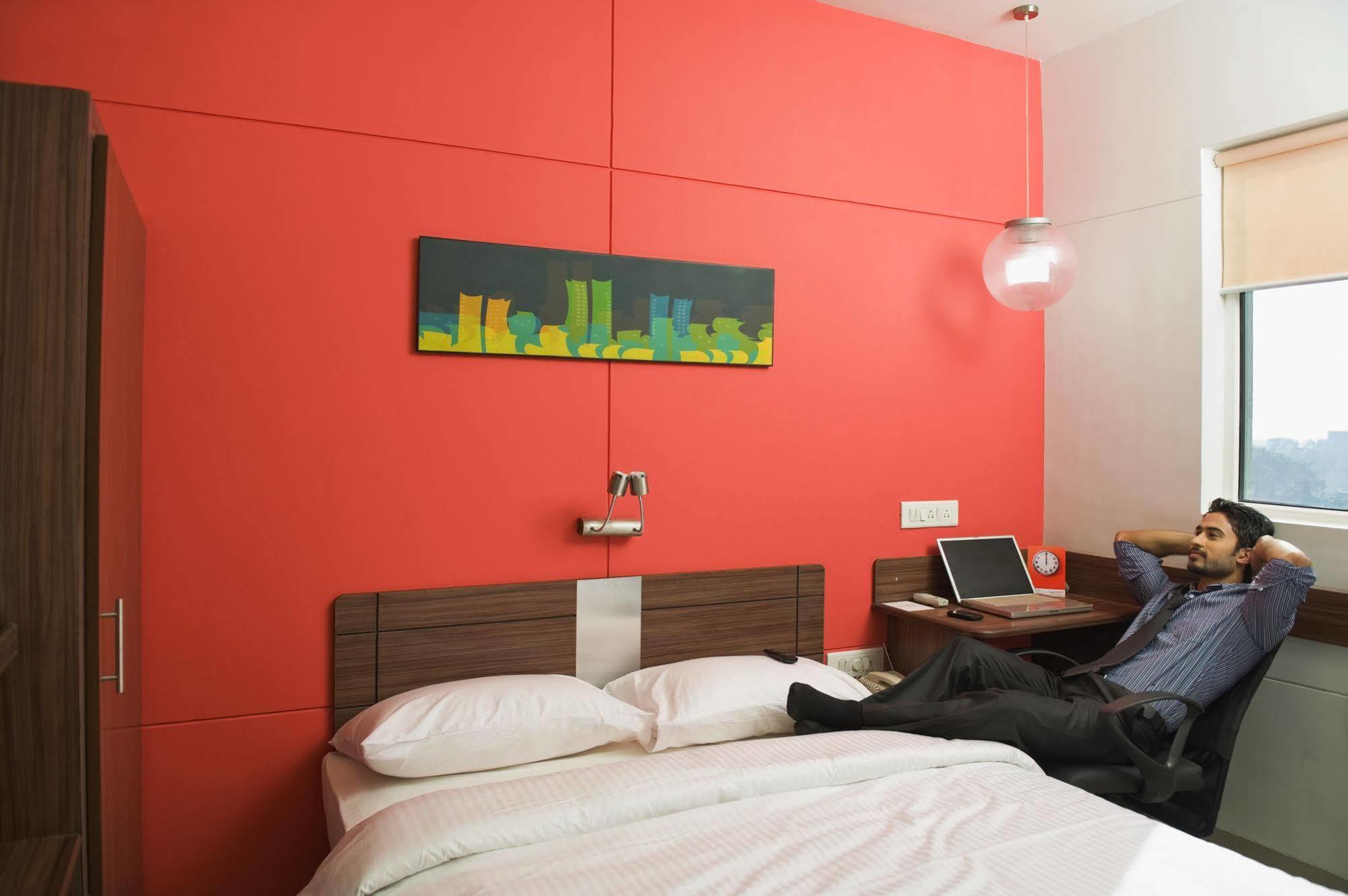 Ahmedabad Vastrapur Hotell Eksteriør bilde