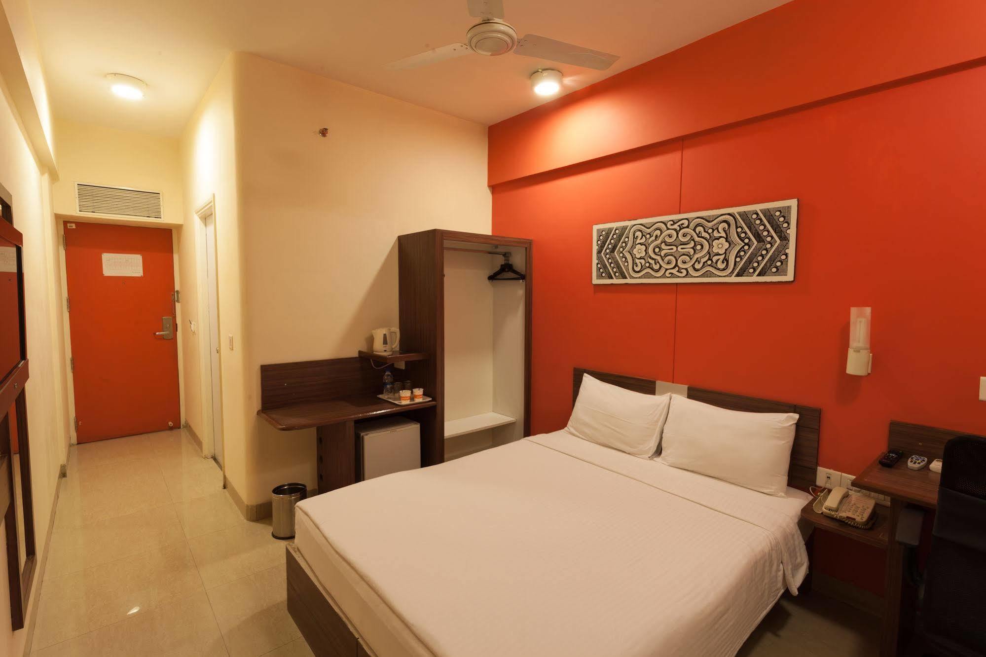 Ahmedabad Vastrapur Hotell Eksteriør bilde